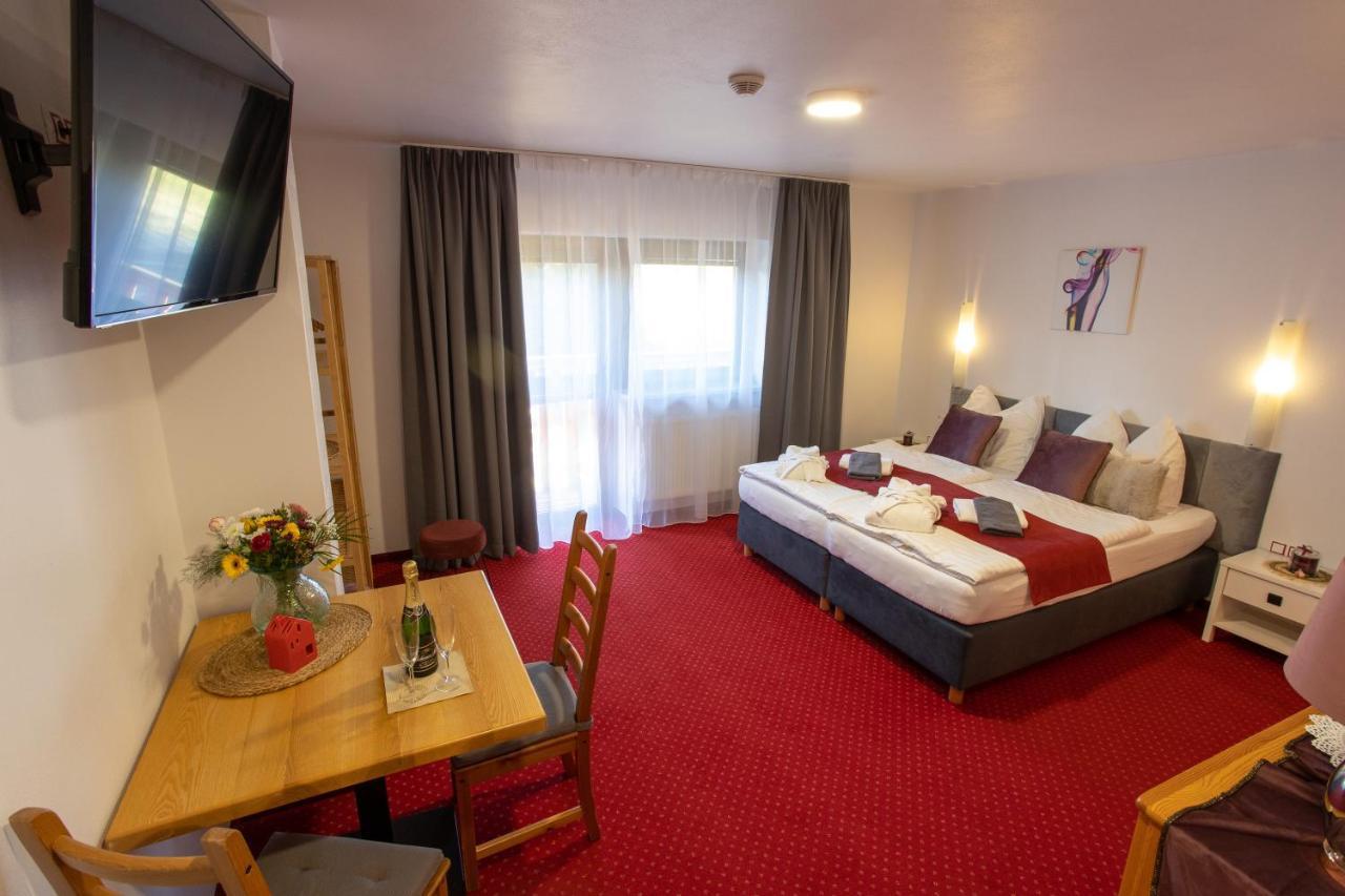 Wellness & Restaurant U Fandy Hotel Lhotka  Екстериор снимка
