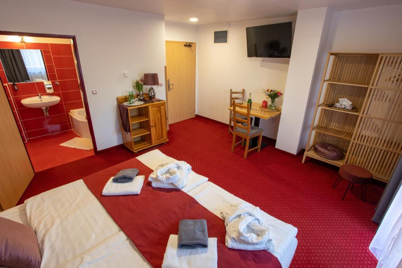 Wellness & Restaurant U Fandy Hotel Lhotka  Екстериор снимка
