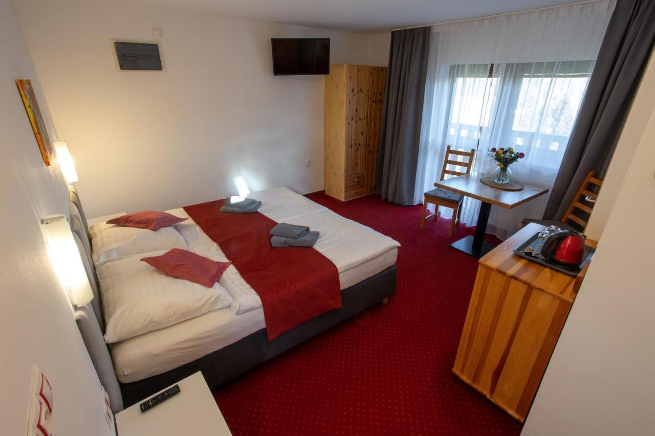 Wellness & Restaurant U Fandy Hotel Lhotka  Екстериор снимка