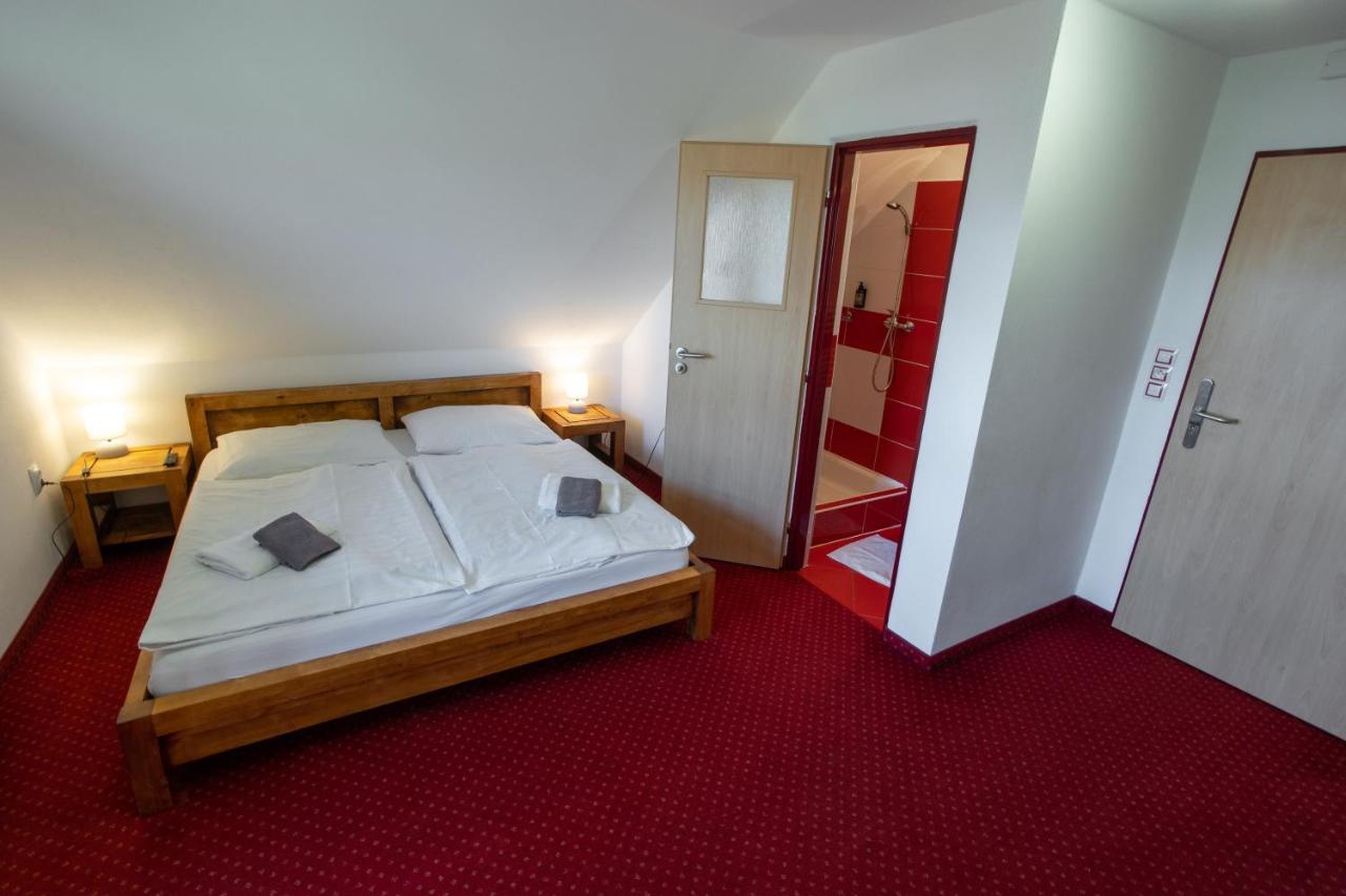 Wellness & Restaurant U Fandy Hotel Lhotka  Екстериор снимка