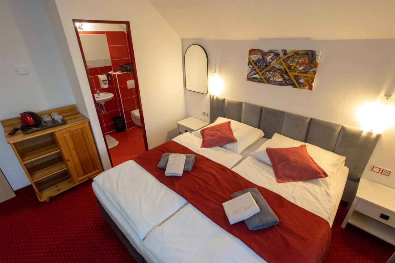 Wellness & Restaurant U Fandy Hotel Lhotka  Екстериор снимка