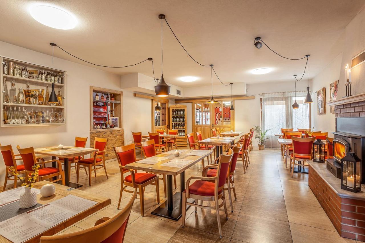 Wellness & Restaurant U Fandy Hotel Lhotka  Екстериор снимка